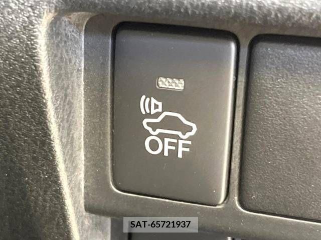 Lexus IS 2016-04 354188-7