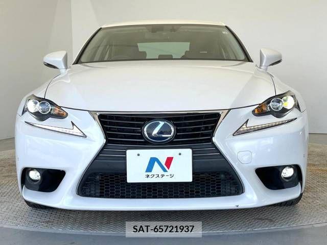 Lexus IS 2016-04 354188-14