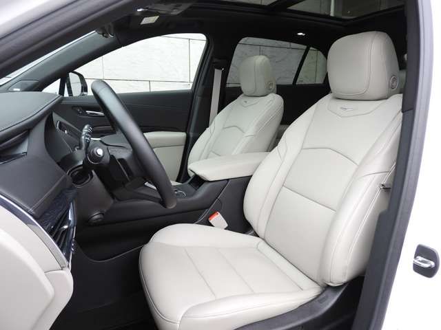 Cadillac XT4 2022-04 11439-9