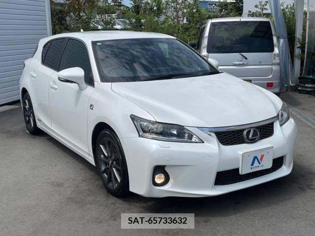 Lexus CT 2013-10 353907-16