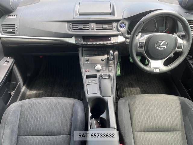 Lexus CT 2013-10 353907-1