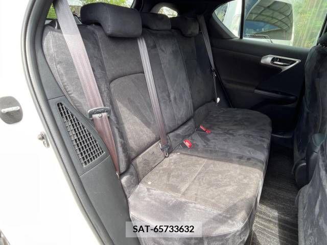 Lexus CT 2013-10 353907-9