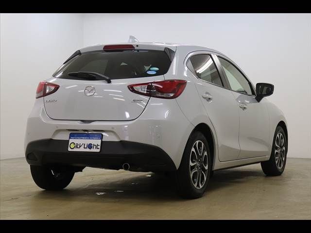 Mazda DEMIO 2017-12 7475-18