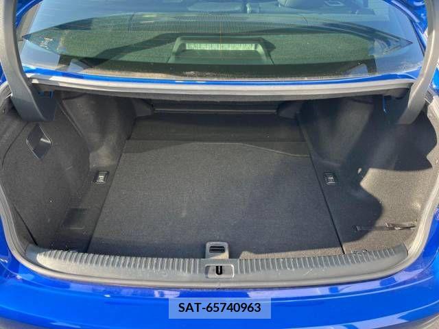 Lexus IS 2017-02 297923-10