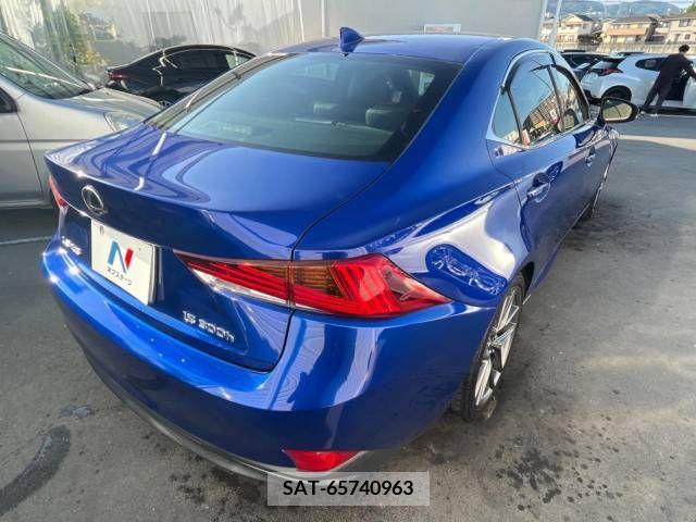 Lexus IS 2017-02 297923-17