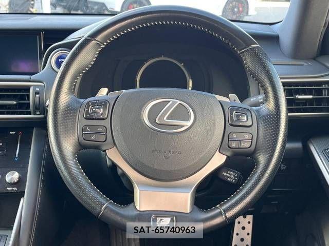Lexus IS 2017-02 297923-11