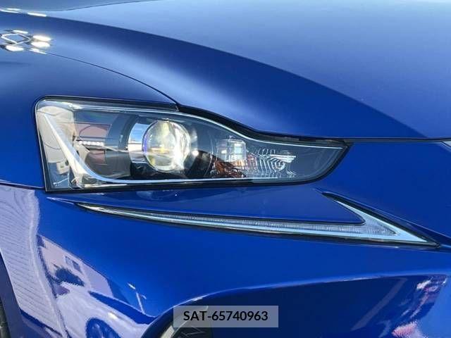 Lexus IS 2017-02 297923-12
