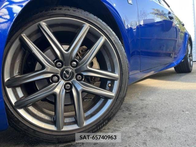 Lexus IS 2017-02 297923-13
