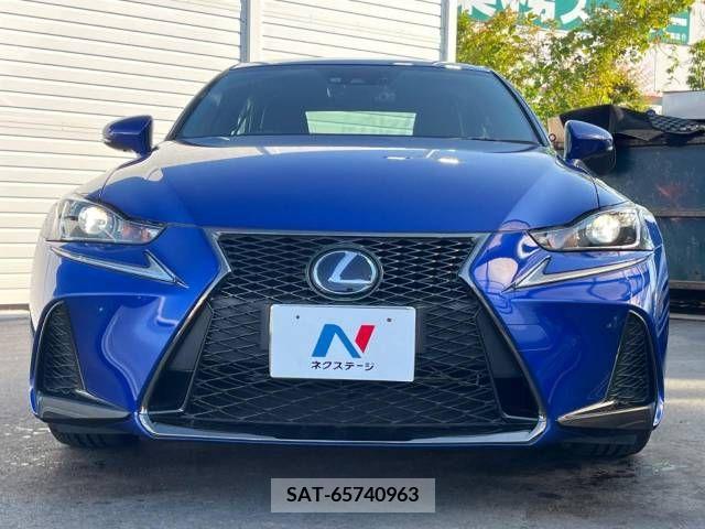 Lexus IS 2017-02 297923-14