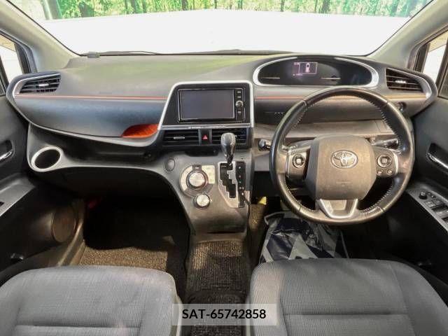 Toyota SIENTA 2017-08 368215-1