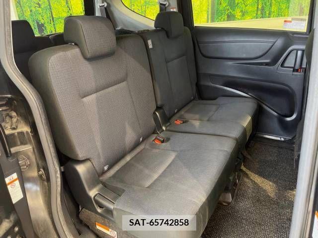Toyota SIENTA 2017-08 368215-9