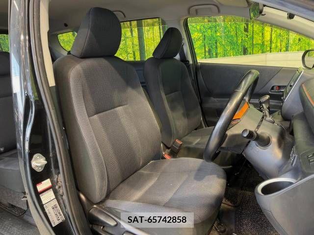 Toyota SIENTA 2017-08 368215-8