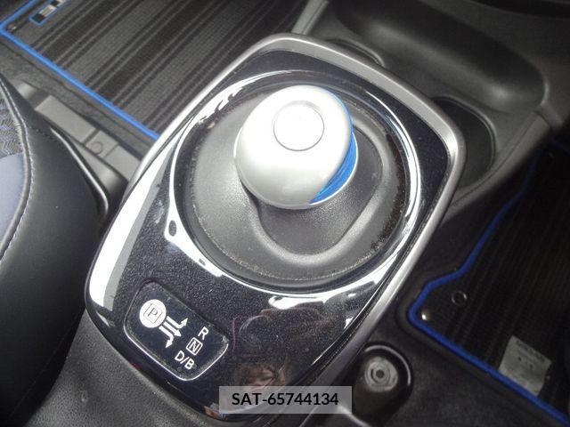 Nissan NOTE 2019-03 280085-17