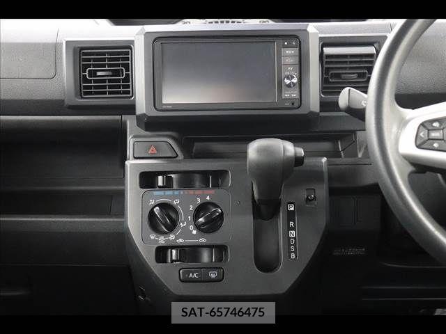 Daihatsu WAKE 2016-08 205559-3