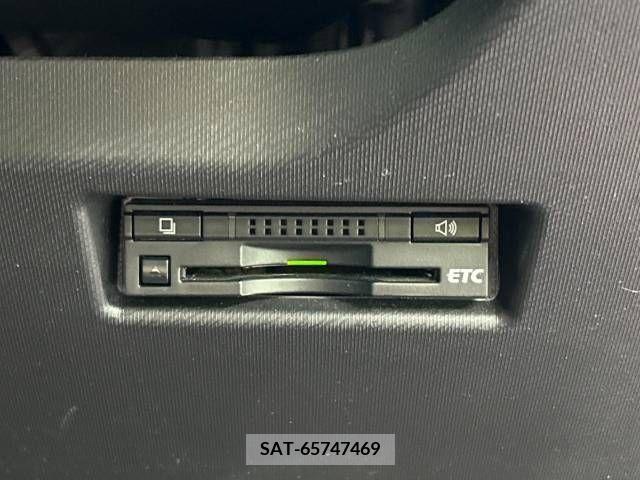 Toyota AQUA 2015-08 389319-5