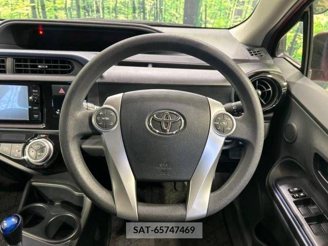 Toyota AQUA 2015-08 389319-11