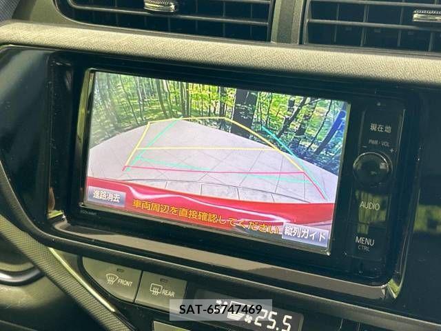 Toyota AQUA 2015-08 389319-3