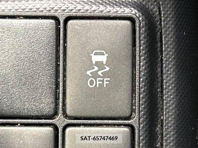 Toyota AQUA 2015-08 389319-7