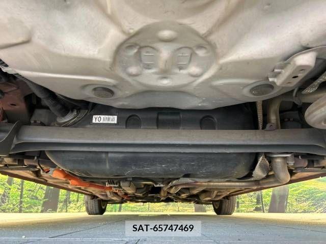 Toyota AQUA 2015-08 389319-19
