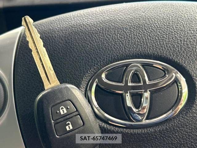 Toyota AQUA 2015-08 389319-6