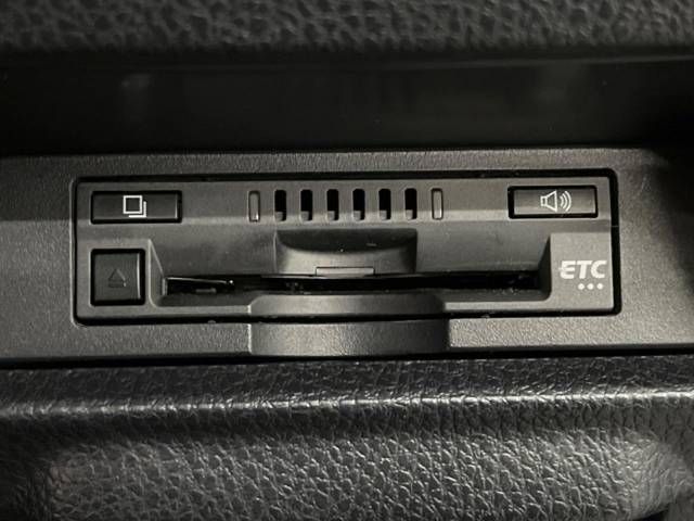 Toyota VOXY 2017-05 192829-7