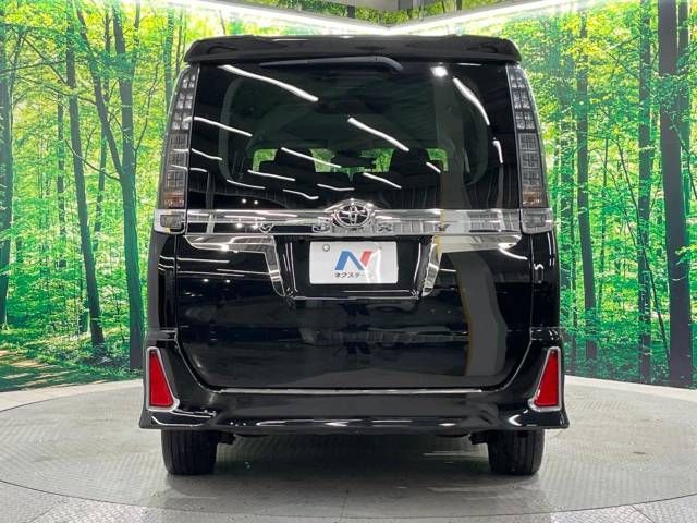 Toyota VOXY 2017-05 192829-15