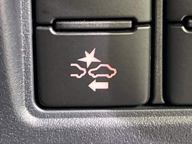 Toyota VOXY 2017-05 192829-6