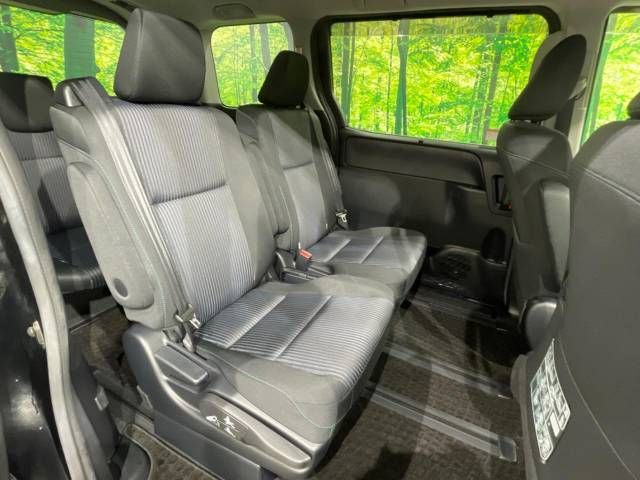 Toyota VOXY 2017-05 192829-9