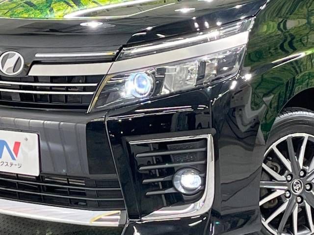 Toyota VOXY 2017-05 192829-12