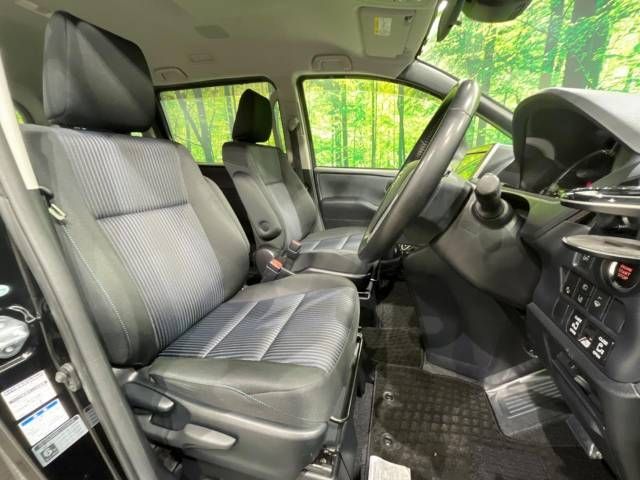 Toyota VOXY 2017-05 192829-8