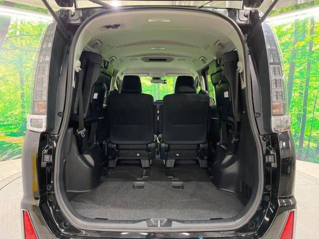 Toyota VOXY 2017-05 192829-11