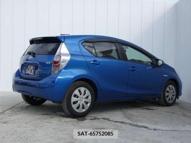 Toyota AQUA 2012-09 356336-7
