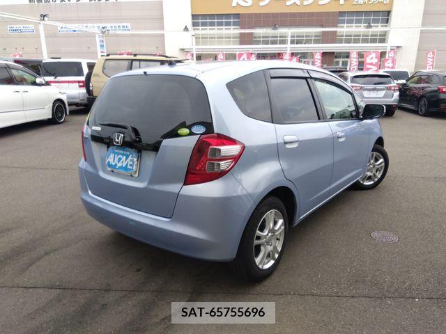 Honda FIT 2010-04 325529-1