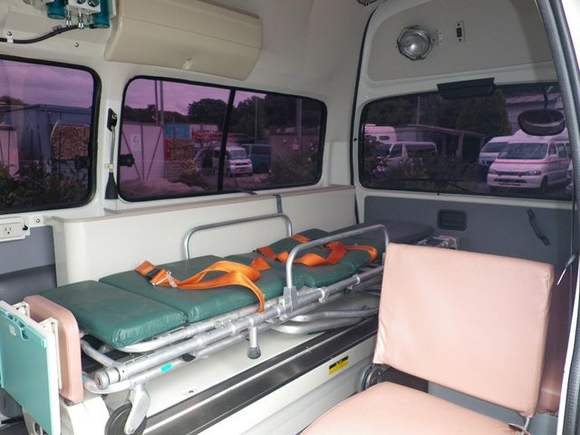 Toyota GRANVIA 2005-02 3556-10