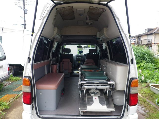 Toyota GRANVIA 2005-02 3556-5