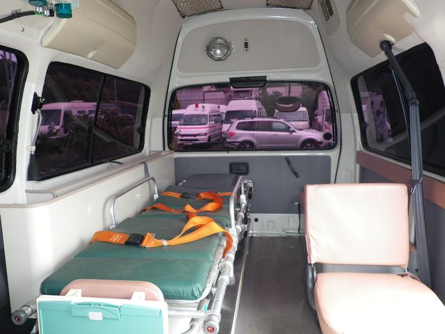 Toyota GRANVIA 2005-02 3556-11