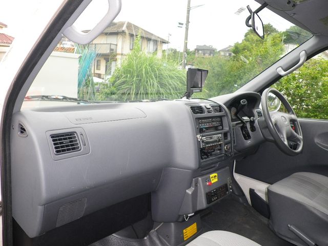 Toyota GRANVIA 2005-02 3556-3