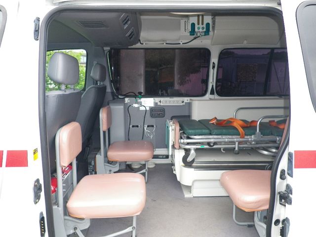 Toyota GRANVIA 2005-02 3556-9