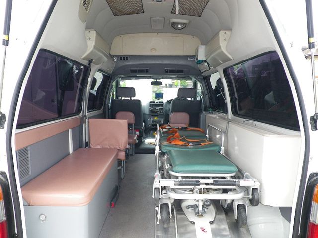 Toyota GRANVIA 2005-02 3556-12