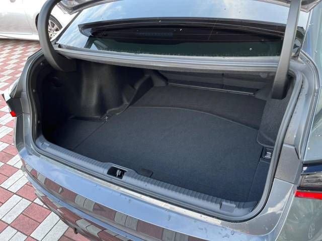 Lexus IS 2021-05 181033-10