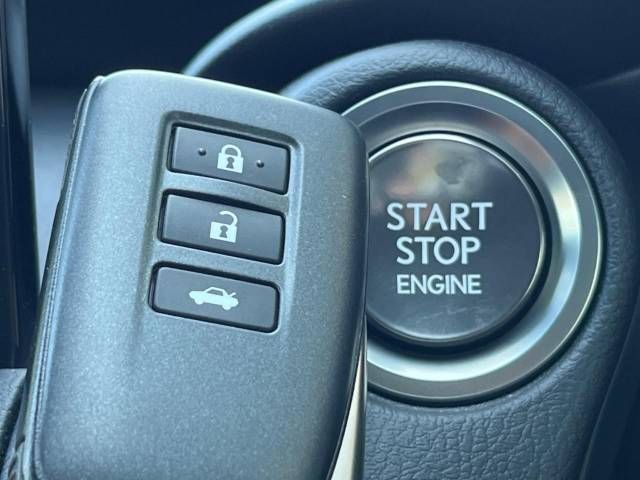 Lexus IS 2021-05 181033-19