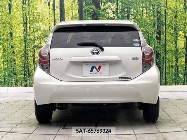 Toyota AQUA 2014-07 255343-15