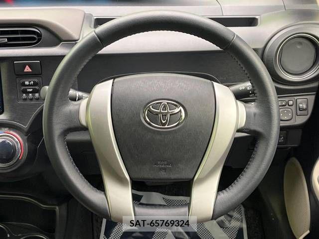 Toyota AQUA 2014-07 255343-11