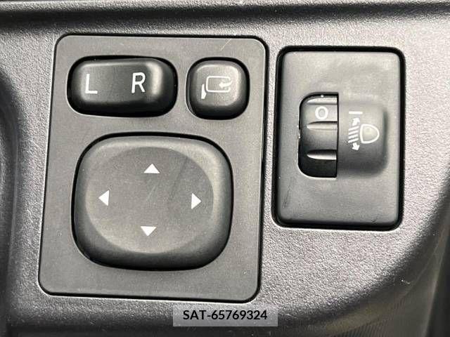Toyota AQUA 2014-07 255343-5