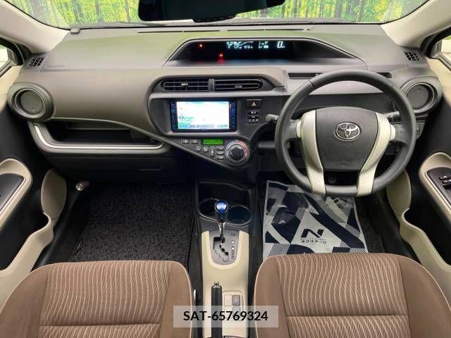 Toyota AQUA 2014-07 255343-1