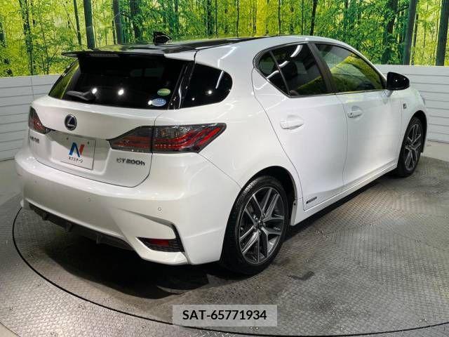 Lexus CT 2017-05 275160-17