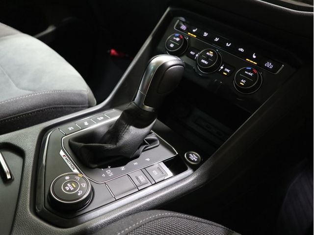 VolksWagen TIGUAN 2019-06 180469-11
