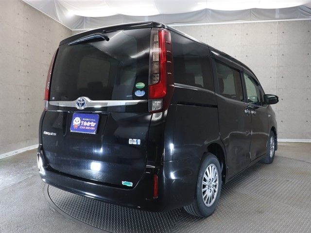 Toyota ESQUIRE 2015-11 190377-1