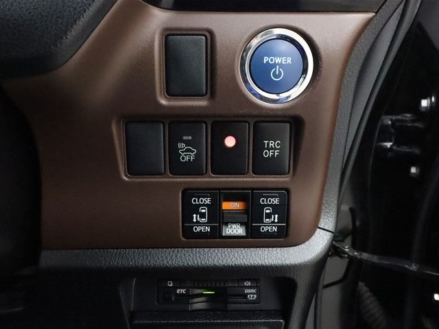 Toyota ESQUIRE 2015-11 190377-11