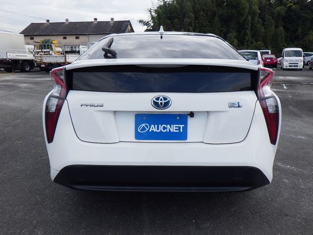 Toyota PRIUS 2018-10 183442-5